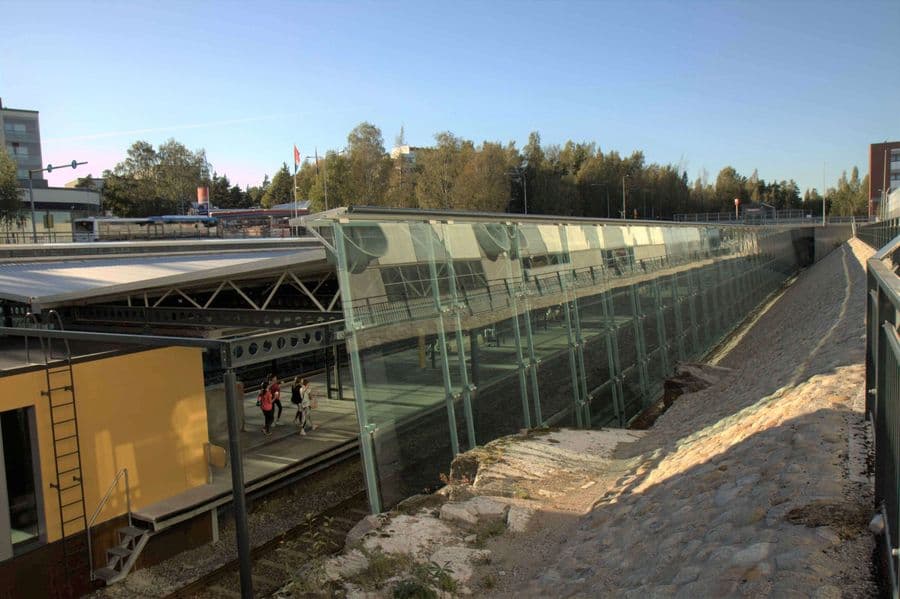 Myllypuron metroasema tuuliseinät